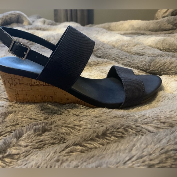 Denver Hayes Blue High Heel shoes - Picture 2 of 4